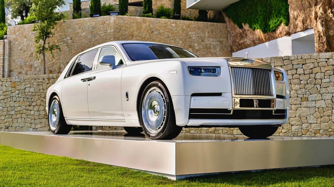 The 10 Most Luxurious Cars of 2021: A Glimpse of Elegance